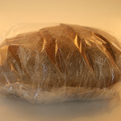 PANE CLASSICO FORNERIA DAMIANO LIEVITAZIONE NATURALE 
DA SOLA PASTA MADRE , COTTO IN FORNO A LEGNA