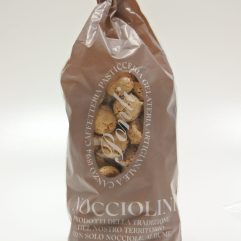 NOCCIOLINI DI CANZO, DALLA TRADIZIONE DEL TERRITORIO CANZESE 
PRODOTTI CON SOLO NOCCOLE , ALBUME E ZUCCHERO